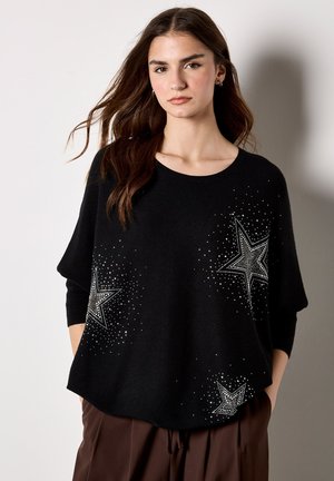 STUD STAR BATWING  - Strickpullover - black