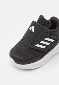 adidas Performance RUNFALCON 3.0 AC I - Scarpe da corsa su strada - core black/cloud white