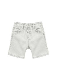 Lysegrå denim shorts med forlommer, bæltestropper og en knaplukning, præsenteret på en hvid baggrund.