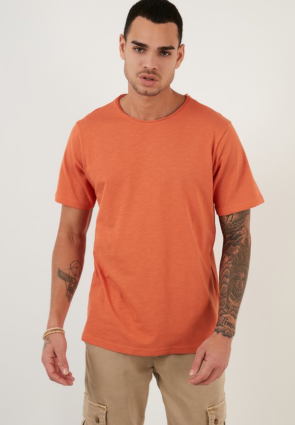 SLIM FIT - T-Shirt basic - cinnamon