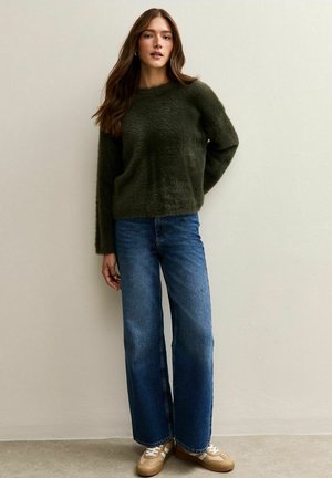 FLUFFY  RELAXED FIT  - Pullover - olive