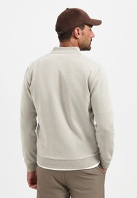 NO EXCESS SOFT - Sweater met rits - sand