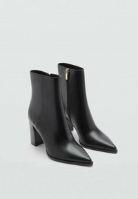 Mango Klassiska stövletter - black