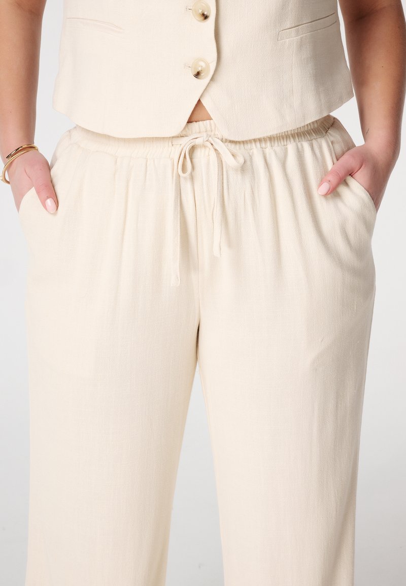 MS Mode MS MODE T-SHIRT Pantalon classique sand/beige - Main Image
