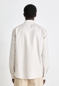 BOSS ROAN - Ing - open beige