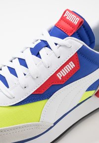 Puma FUTURE RIDER PLAY ON UNISEX - Sapatilhas - white/yellow alert