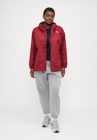 The North Face QUEST PLUS JACKET - Veste imperméable - beetroot