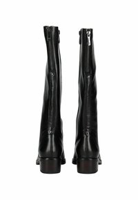 Botas de cuero negras hasta la rodilla con un diseño elegante, que presentan cremalleras plateadas a los lados y botones redondos en el tobillo, con una base con tacón.