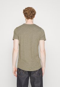 Tommy Jeans JASPE C NECK  - Paprasti marškinėliai - drab olive green
