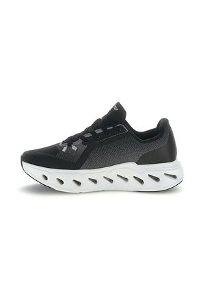 Scarpa sportiva nera e grigia con suola bianca spessa dotata di più fori ovali per l’aria, lacci neri e colletto imbottito alla caviglia.