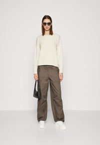 MSCH Copenhagen Pusa - oatmeal