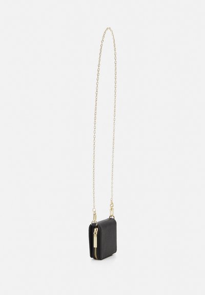 CHIARA FERRAGNI EYELIKE BUCKLE - Portafoglio - black