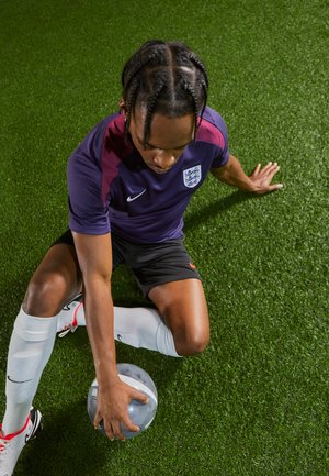 Nike Performance ENGLAND ENT STRIKE - T-shirt de sport - purple ink/rosewood/white