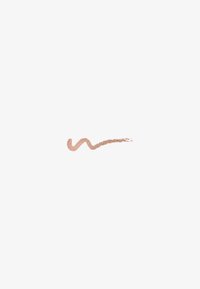 Crème beige make-up swatch met een gladde textuur, met een onregelmatige, golvende lijn op een witte achtergrond.