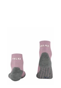 Calzini alla caviglia in rosa e grigio, con texture a coste, logo bianco "FALKE" e aree del tallone e delle punte rinforzate in grigio con linee antiscivolo.