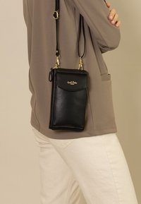 Gusti Leder SILVIA - Umhängetasche - schwarz
