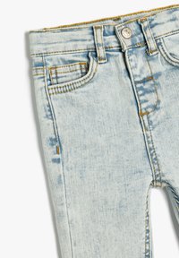 Koton Vaqueros a campana - light blue denim