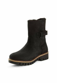 Zwarte enkelboot met een gladde suede textuur, voorzien van een zijband met een metalen gesp en een robuuste zool voor grip.