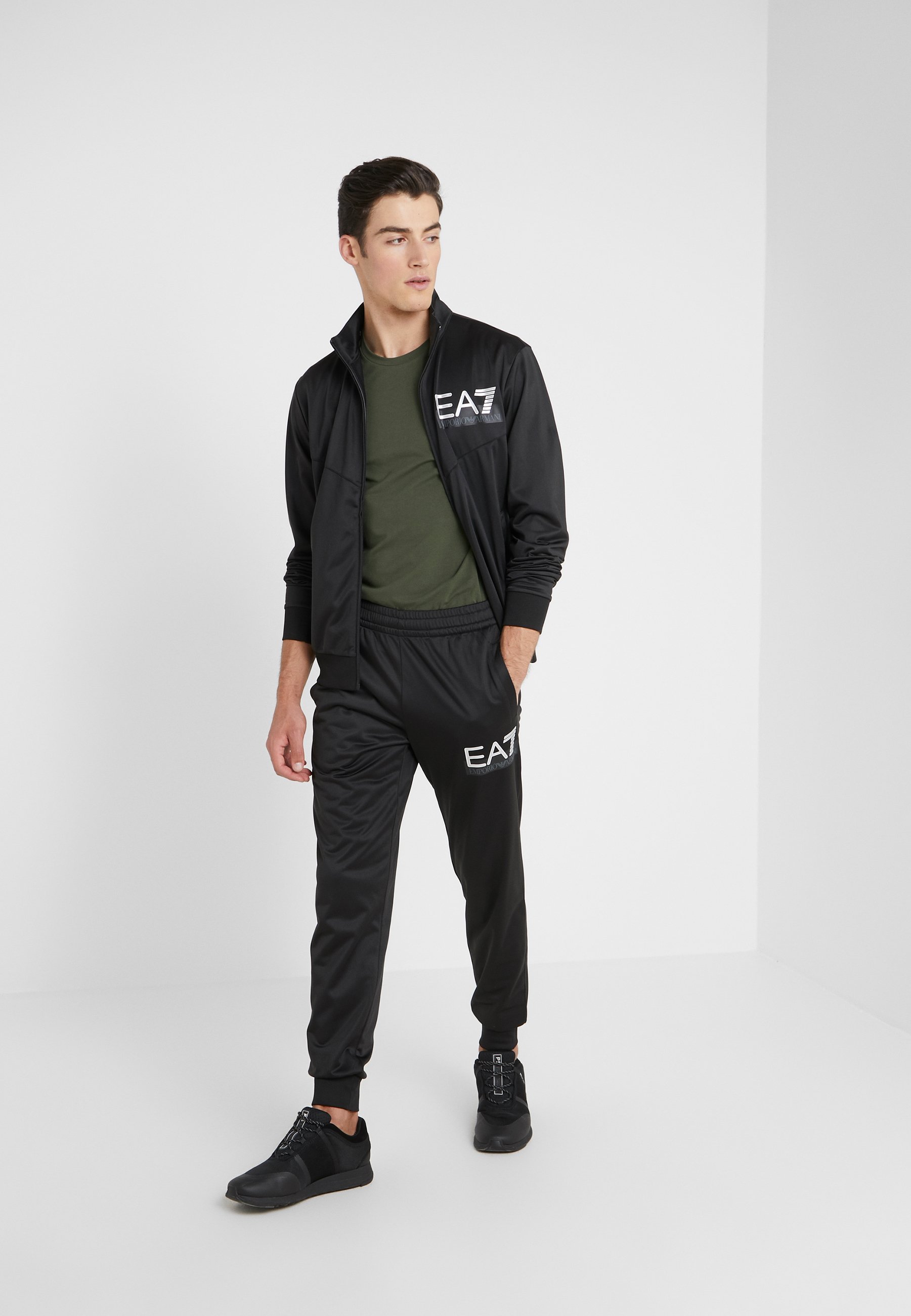 armani tracksuit dame