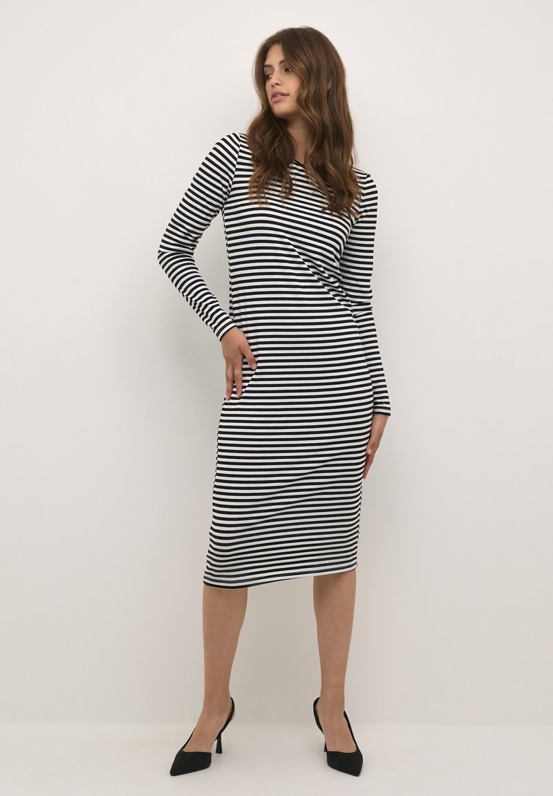 Kaffe - Džemperkleita - black chalk stripe, Palielināt