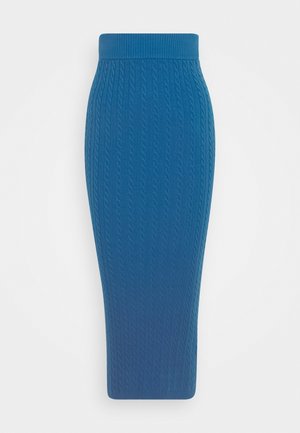 Pletená tužková sukně v jednolité modré barvě, s ribbovaným pasem a texturovaným kabelovým vzorem po celé délce. Obepnutý a středně dlouhý střih.