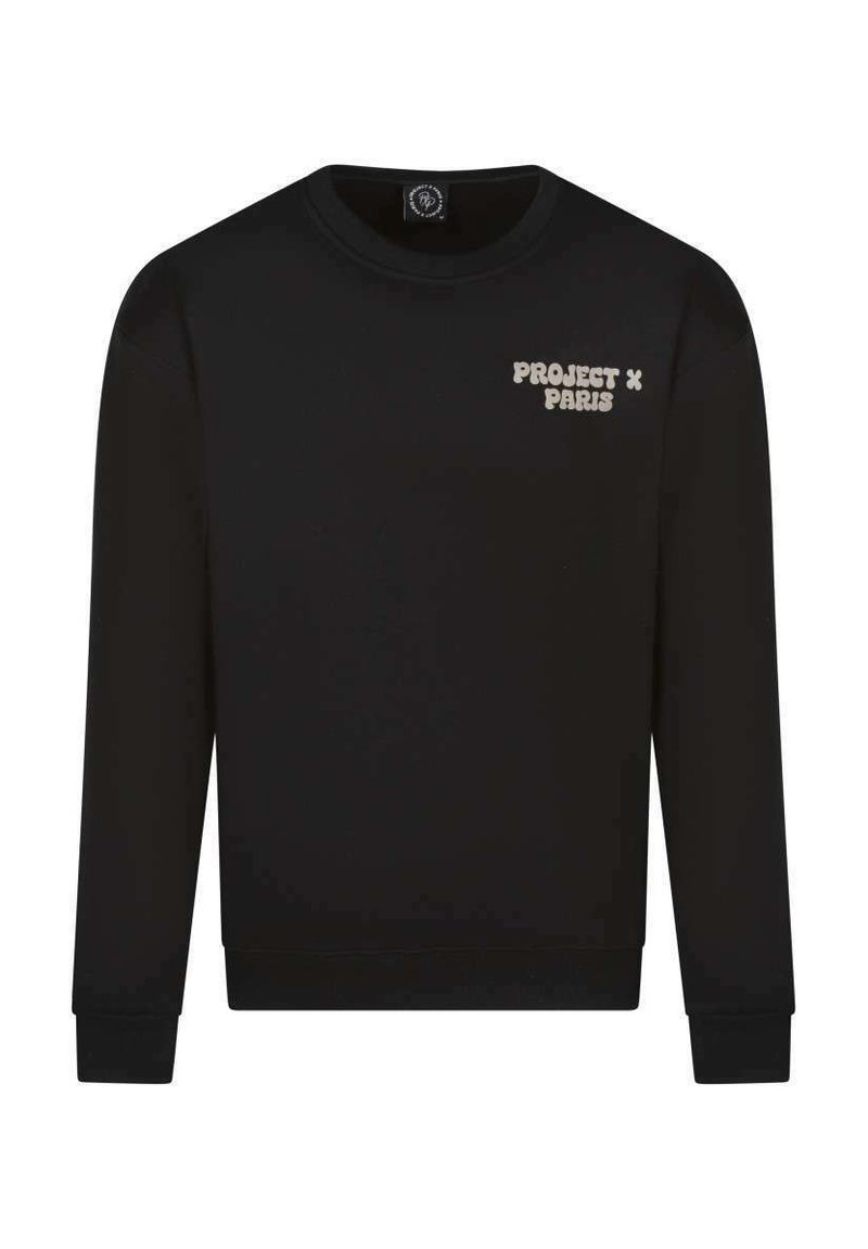 Sudadera negra con cuello redondo, mangas largas y puños de canalé; presenta el logo "PROJECT X PARIS" en color claro en la parte delantera.