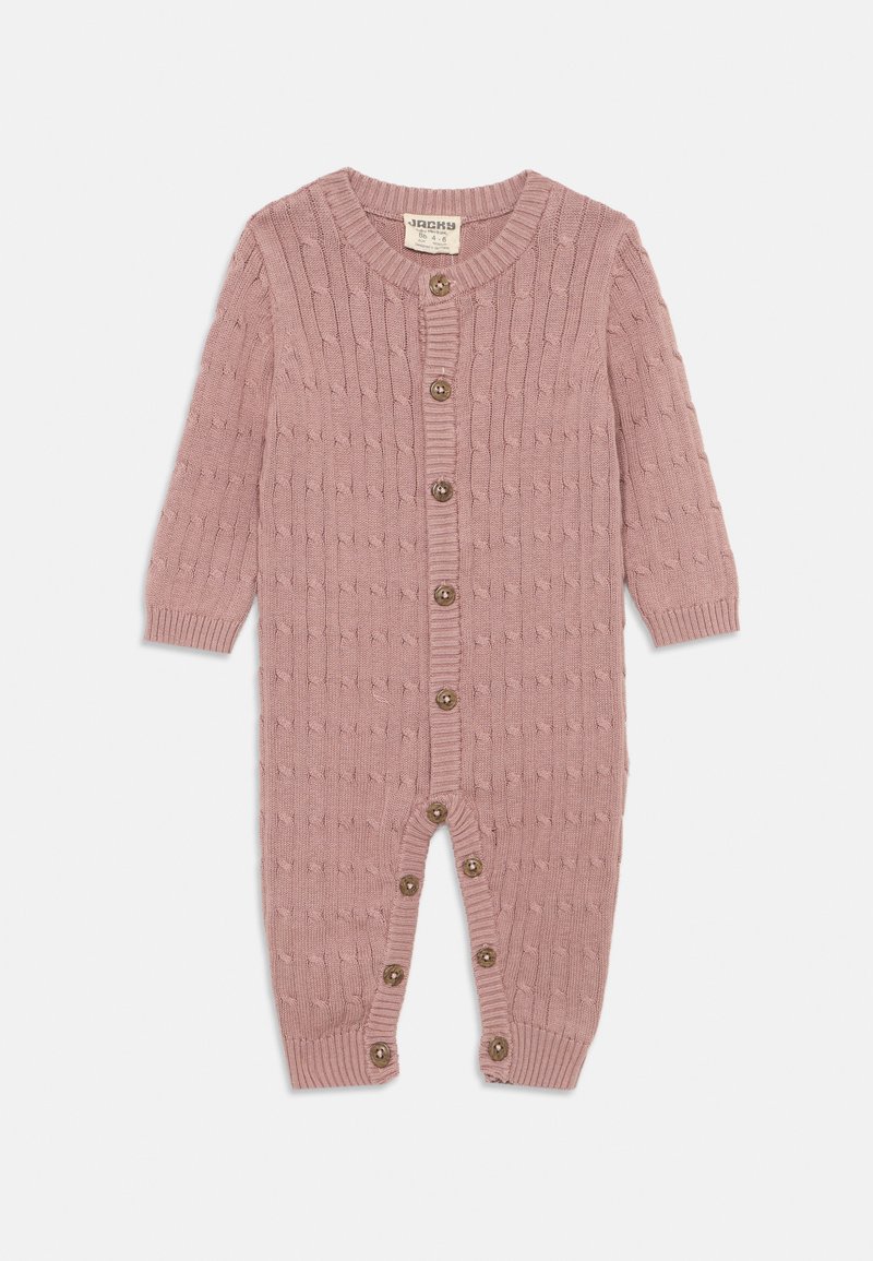 Pleteni otroški bodi v prašno roza barvi. Ima rebrast ovratnik, gumb na sprednji strani in teksturiran vzorec; dolgi rokavi in pritisni gumb na dnu.