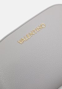 Thumbnail Image 4