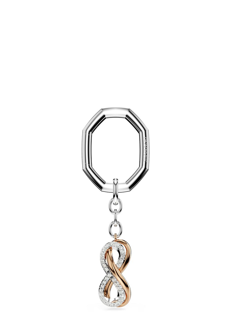 Srebrny metalowy ośmiokątny brelok do kluczy z zawieszką w kształcie symbolu nieskończoności w kolorze różowego złota z białymi elementami, ozdobiony kryształkami w stylu pave.