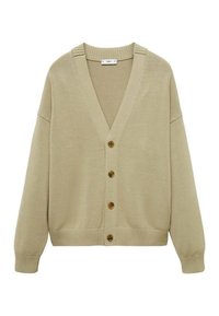 Beige stickad cardigan med V-ringning, sänkta axlar, fem bruna knappar, samt ribbade ärmslut och nederkant. Mjuk textur och avslappnad passform.