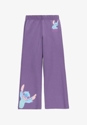 Fioletowe spodnie o szerokich nogawkach z grafiką postaci Stitch na górnej prawej udzie i dolnej lewej nodze, z napisem „This is my happy face.”