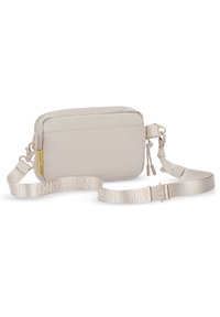 Borsa a tracolla beige realizzata in materiale liscio, con chiusura a zip, tracolla regolabile con logo "JOHNNY URBAN" e forma rettangolare piatta.