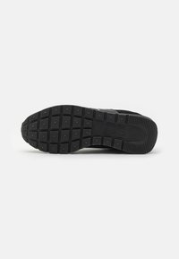EA7 Emporio Armani UNISEX - Tenisice - black/white