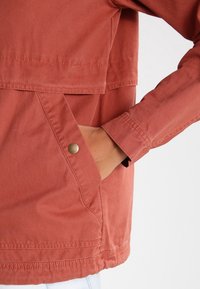 TWINTIP Chaqueta fina - dark red