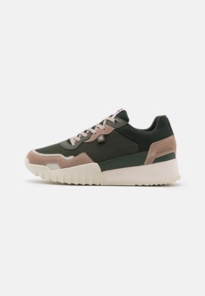 Sneakers - dark green