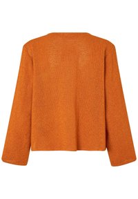 Orange stickad cardigan med långa ärmar, avslappnad passform och texturerad yta. Baksidan är ostrukturerad och sömlös.
