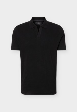 Polo nera a maniche corte con colletto e scollo a goccia, etichetta con la scritta "Marc O'Polo Regular Fit," mostrata su sfondo bianco.