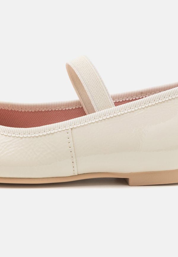 AMI – Riemchenballerina – perla