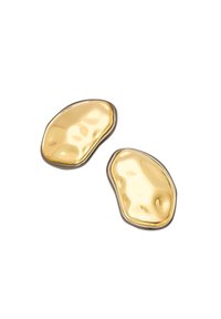 Goldfarbene Metallohrringe mit einer strukturierten, organischen Form und glatter, polierter Oberfläche. Mit subtilen dunklen Kanten für den Kontrast.