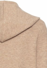 Beige Kapuzenpullover mit strukturiertem Rippmuster, lockerer Passform und Kordelzugkapuze mit genähten Details am Ausschnitt.