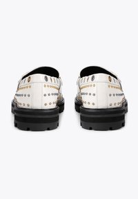 Kurt Geiger London MANSION STUD LOAFER - Instappers - bone comb