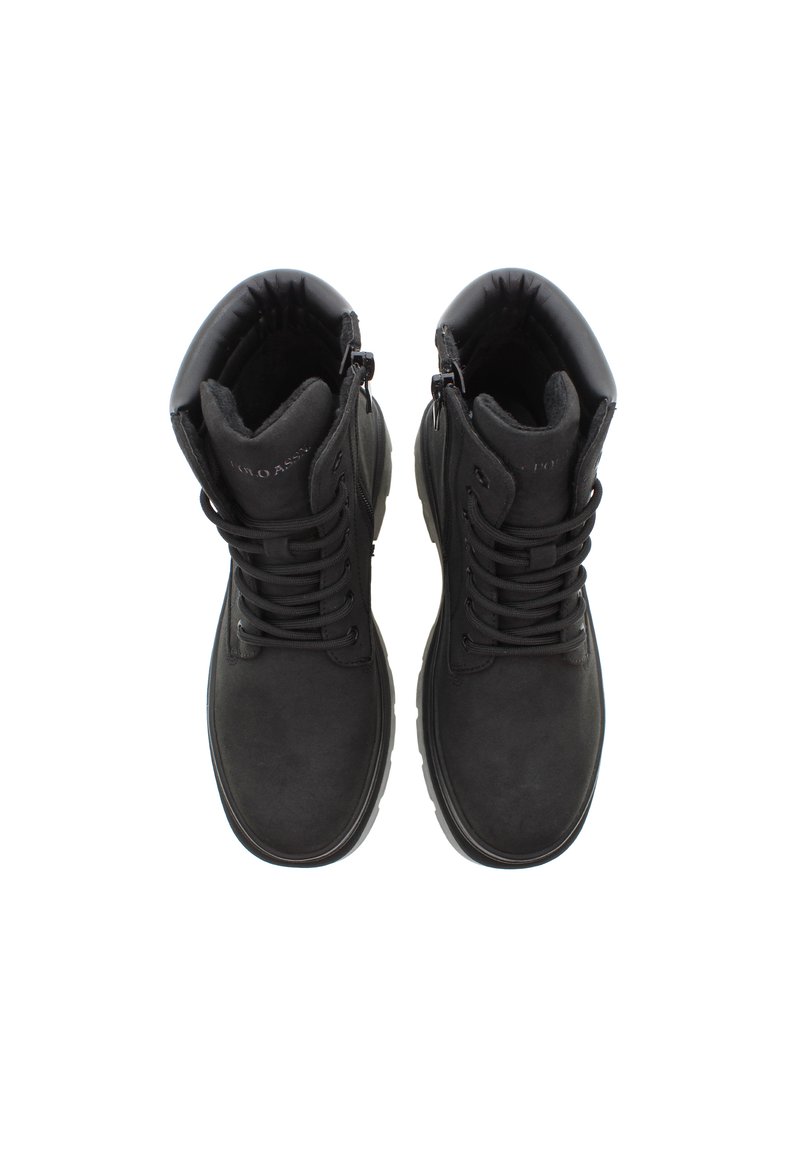 Stivaletti neri in suede, con chiusura combinata a lacci e zip, colletto imbottito, punta rotonda e suola in gomma texturizzata.