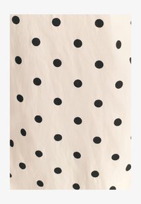 Selezionato, white base spot