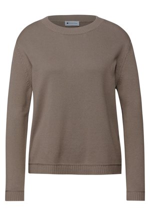 Pull marron tricoté avec un col rond, des manches longues, des poignets et un ourlet côtelés. Présente un tissage texturé, étiquette visible au niveau du col.