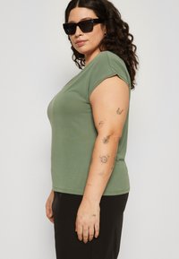 Vero Moda Curve VMFILLI zielony