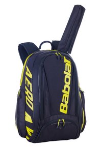 Babolat tennis rygsæk i navy med klare gule detaljer. Har polstrede stropper, flere rum og en forlænget sidelomme til ketsjere.