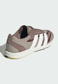 adidas Sportswear Tenisky - trace brown   off white   maroon