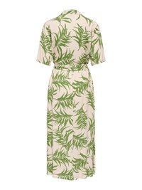 Beige midi-jurk met korte mouwen, groene tropische bladerenprint, kraag en bijpassende stoffen riem in de taille, gezien van achteren.