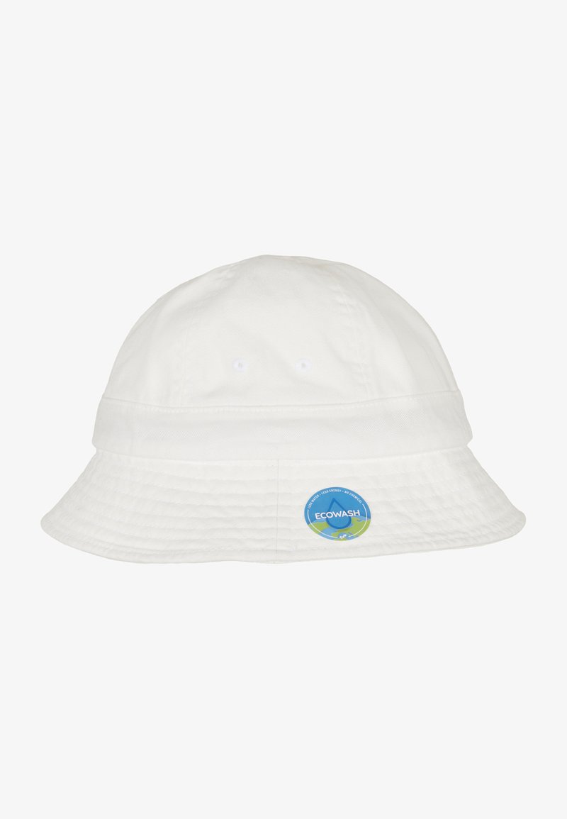 White bucket hat made of cotton with a slightly textured finish. Features a circular blue and green "ECOWASH" tag on the side.