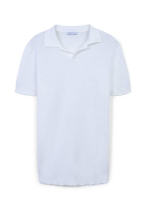 White short-sleeve knitted polo shirt with open collar and a tag labeled "CALLIOPE" inside the neckline.